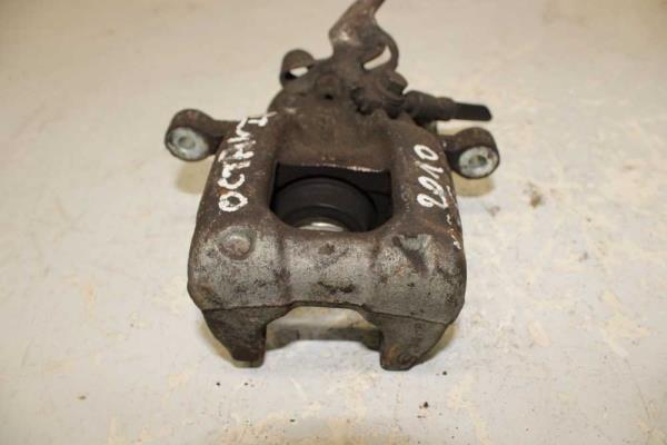 MACHOIRE ARRIERE GAUCHE VW / AUDI / SEAT / SKODA - Vue 1